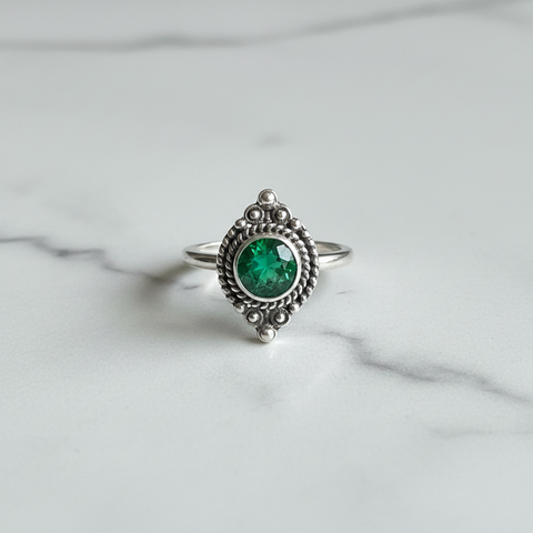 Sterling Silver Round Green Quartz Ring - Size 6