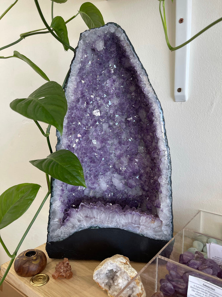 Amethyst Cave 9.74kg